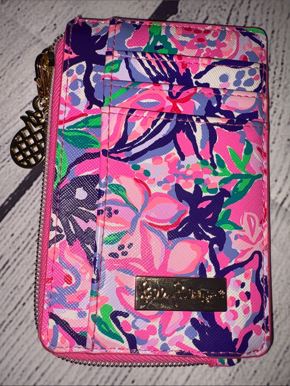 Lilly Pulitzer Floral Zip Card Case w Pineapple 🍍 Charm -vibrant print - Picture 2 of 10
